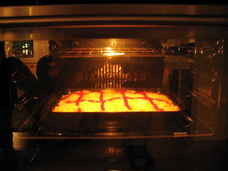 W piekarniku pizza przebywa od 30 do 40 minut