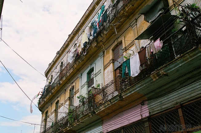 Na granicy Habana Vieja i Centro. Im dalej od starówki tym miasto staje się coraz ...