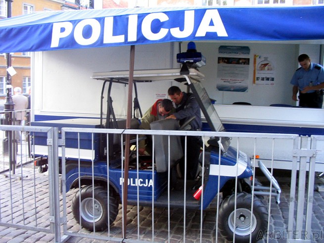 Melex i Policja. Specjalizowany wóz bojowy