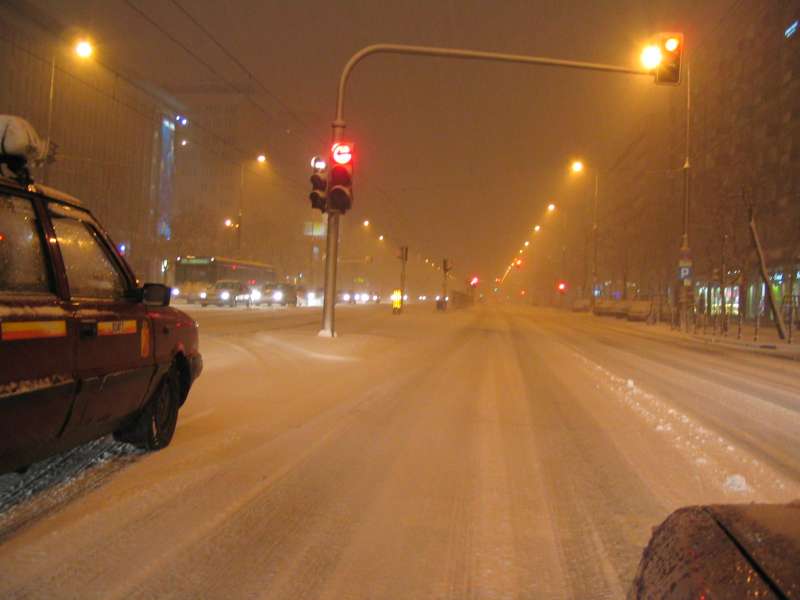 Przypomnijmy sobie zaśnieżon ulice stoticy w styczniu - to był piękny czas na ...
