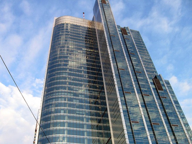 Rondo 1 - wysokość 194 m , Nowoczesny biurowiec klasy AW. Oddany do uzytku w 2005 roku