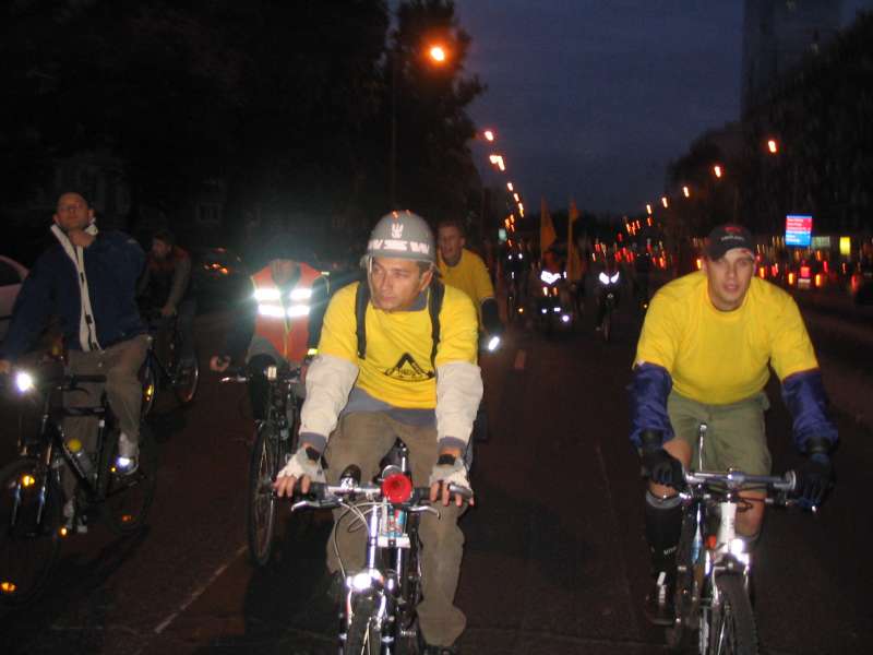 Żółte bluzki ostrzegawcze - idealne na rower