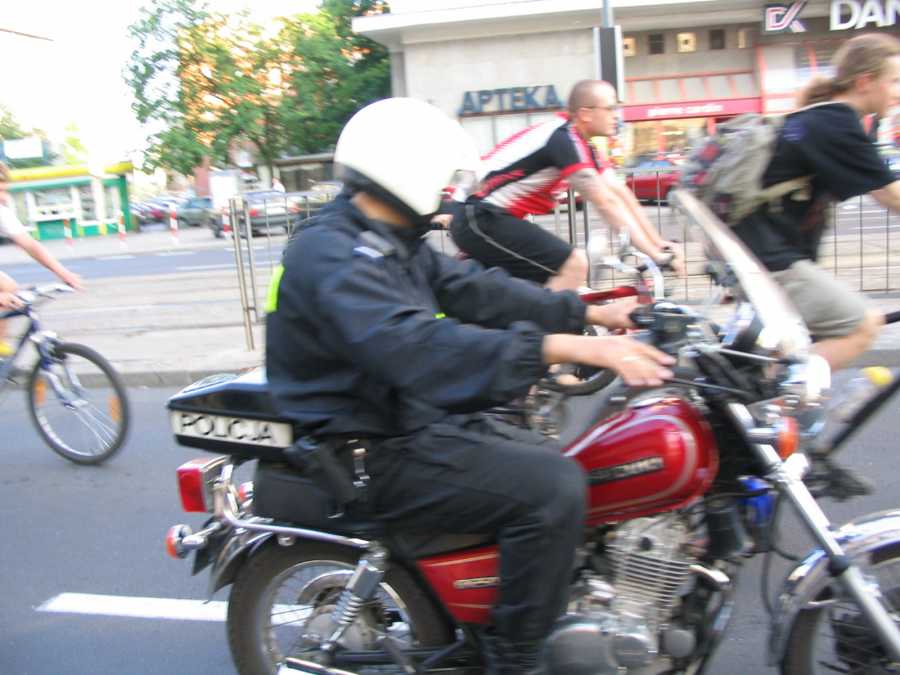 Policjanci tym razem przyjacielami rowerzystów