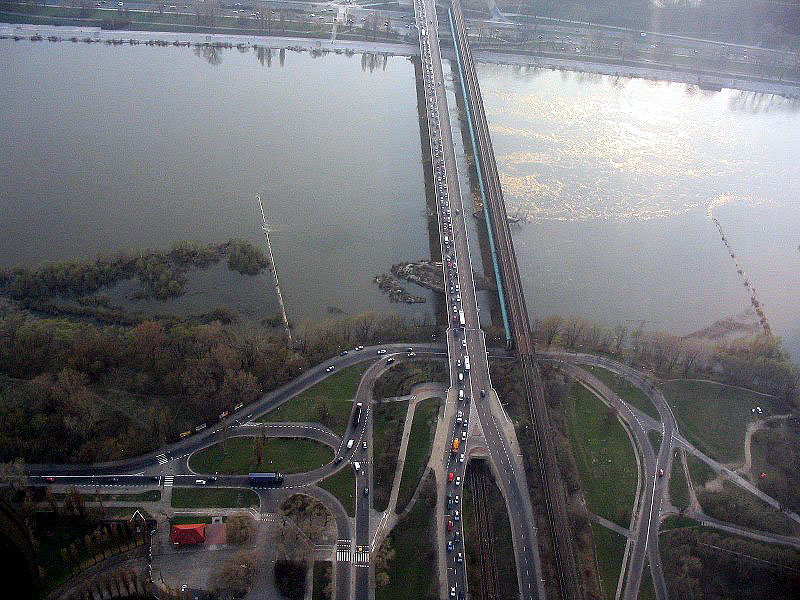 Przeprawa przez Wisłę - Most Gdański. Widoczny asymetryczny korniszon