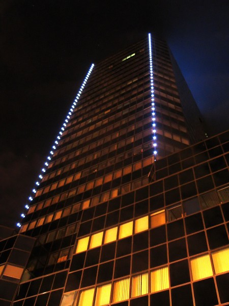 Błękitny Wieżowiec - Plac Bankowy
