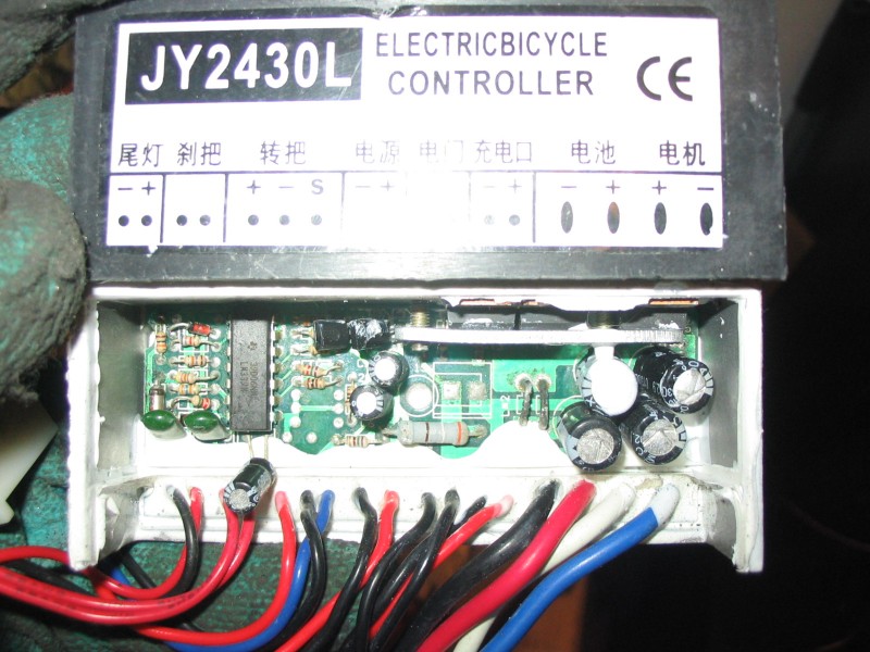 Jeszcze raz JY2430 L electricbicycle controller - otworzyłem obudowę. Jego konstrukcja ...