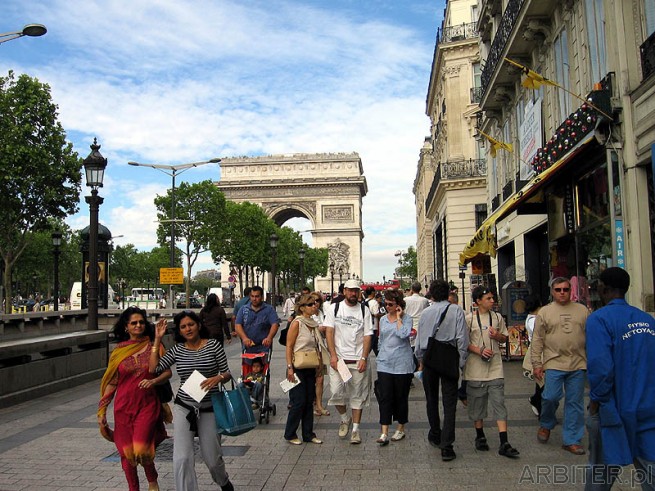 Champs-Elysees i zdjęcie ludzi