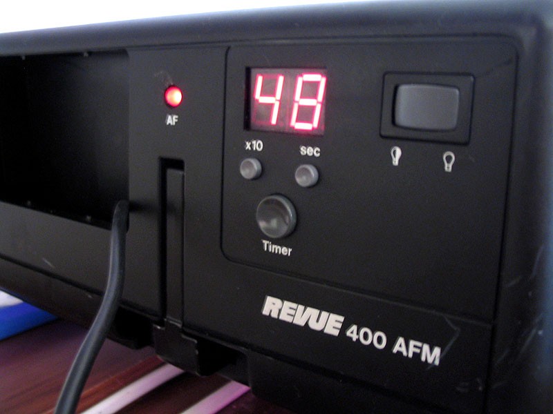 Opcje rzutnika - timer sterowany od 1 do 99s. Funkcja zmniejszania mocy żarówki. ...