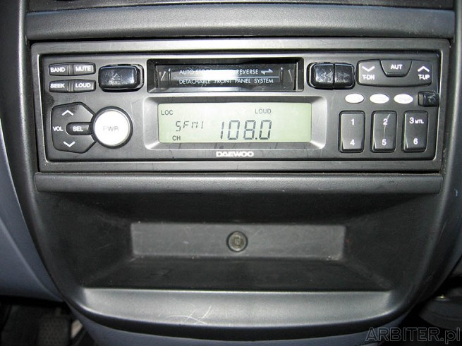 Fabryczne radio Daewoo
