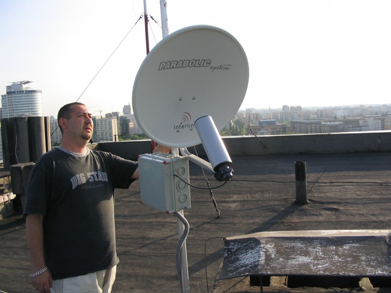 Takie ustrojstwo było na dachu. Antena do Wi-fi (2.4Ghz) producenta Interline