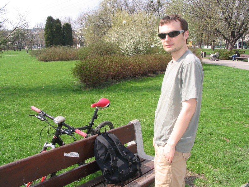 Zaczynamy wycieczkę 17 kwietnia - Jacek Blin w parku na Mokotowie